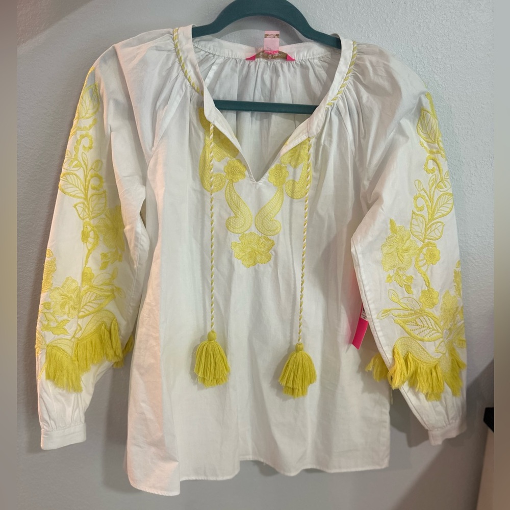 Lilly Pulitzer Kaydence Long Sleeve in Resort White with Bright Yellow!